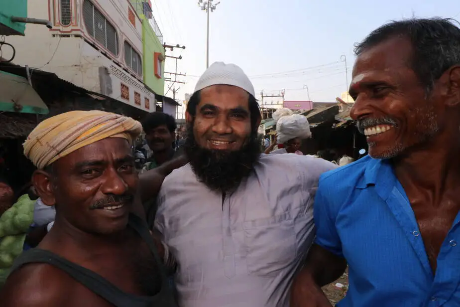 Do Men Wear Hats in India? - Chai Nomad