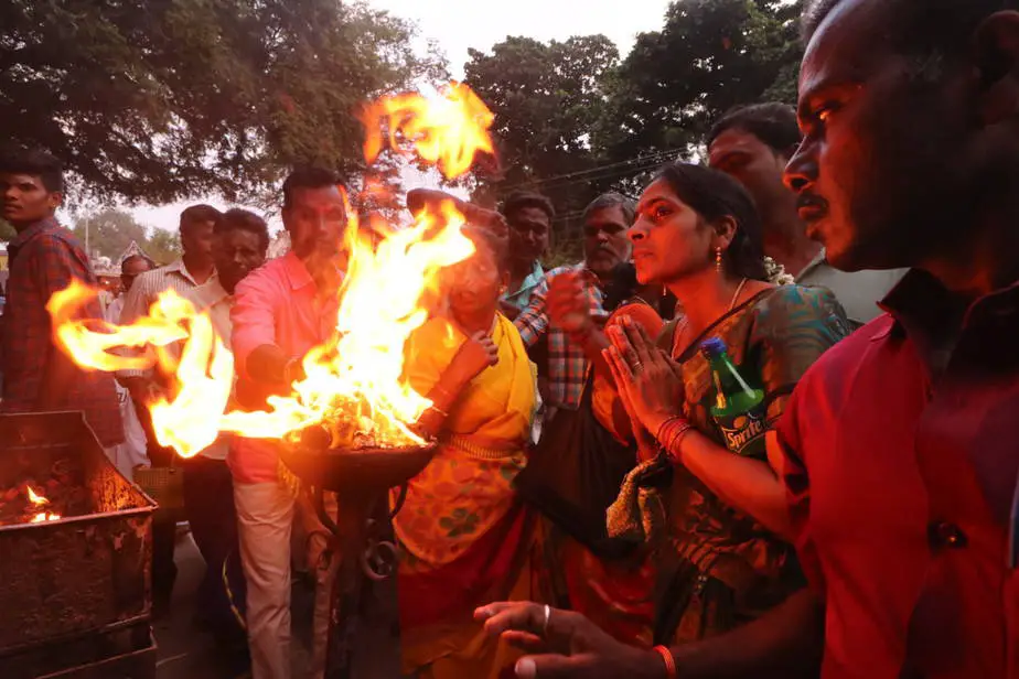 IS INDIA REALLY CROWDED visual data 6