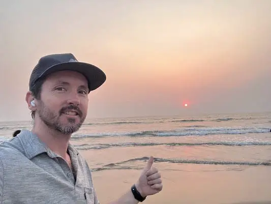 morjim ben jenks sunset selfie with ocean