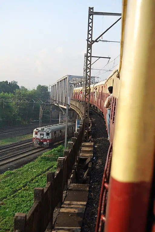 Mumbai_Suburban_Railway_2009-09-27