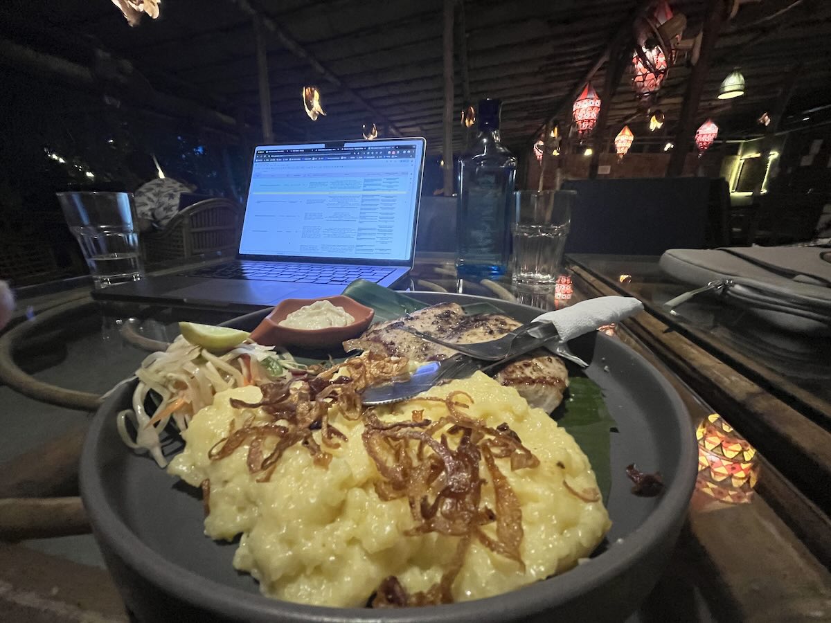 Havelock Trip Itinerary Tuna Steak and mashed potatoes at Full Moon Cafe taken by Ben Jenks