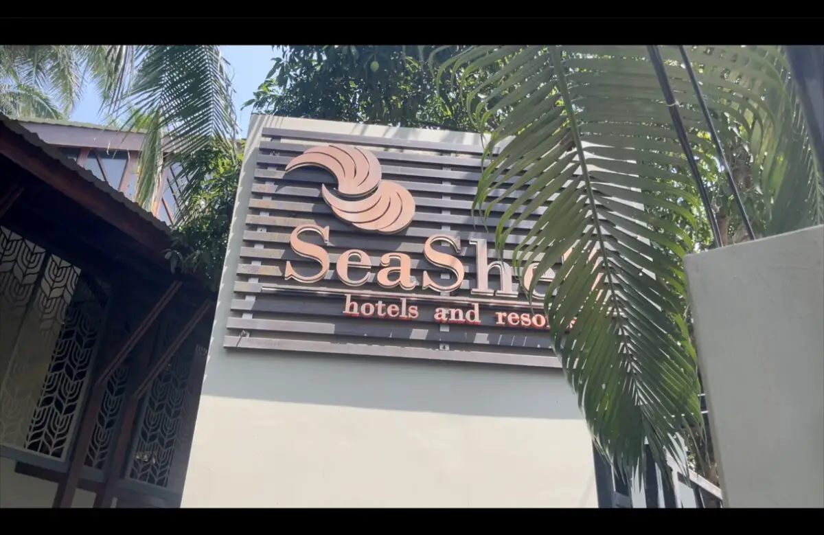 Sea Shells Resort sign